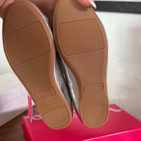 Nina  Kendalla Silver Crackle Flats 13 - Picture 4 of 4